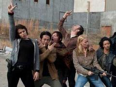 The Best Behind-The-Scenes Photo Of 'The Walking Dead' Cast